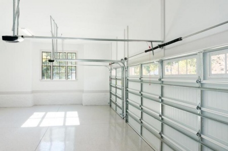 Pourquoi choisir une porte de garage basculante pour votre maison ?